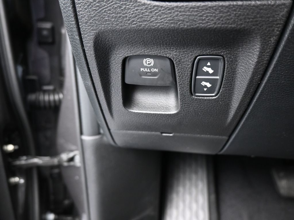 New 2026 Granite Crystal Metallic Clearcoat Ram Laramie image 29