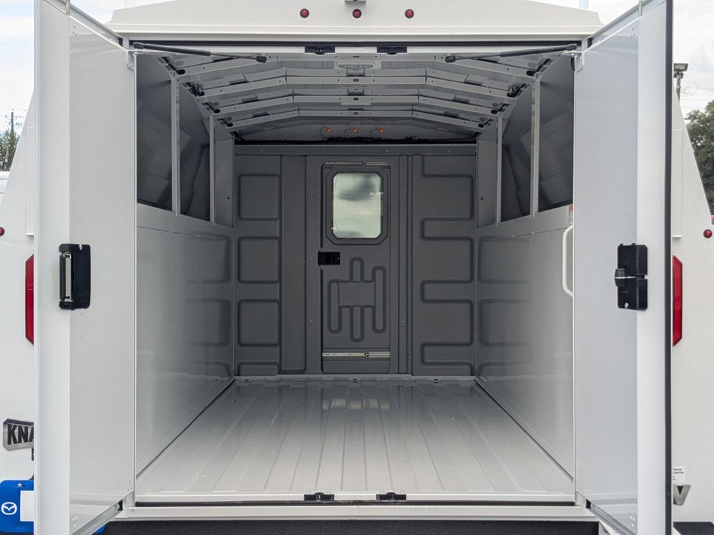 2026 Ford E-350 Cutaway 