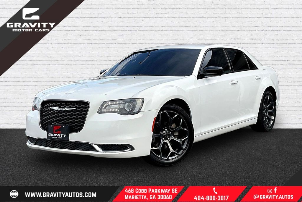 Bright White Clearcoat 2018 Chrysler 300 Sedan Rear-Wheel Drive 8-Speed Automatic