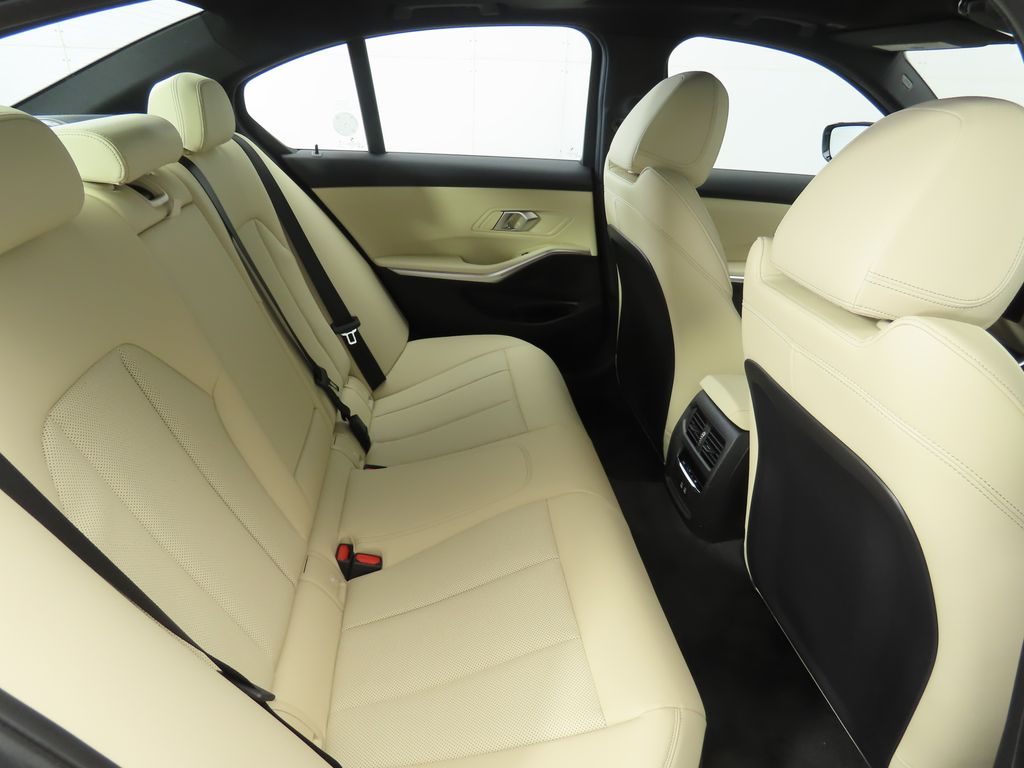 Thumbnail: 2026 BMW 3 Series - 21