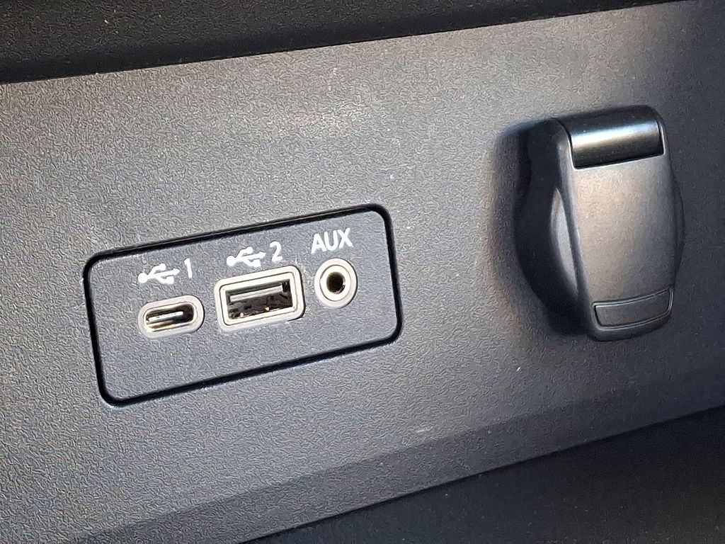 Thumbnail: 2020 Nissan Sentra - 25