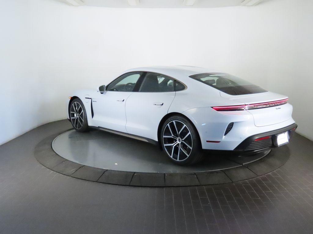 Thumbnail: 2026 Porsche Taycan - 3