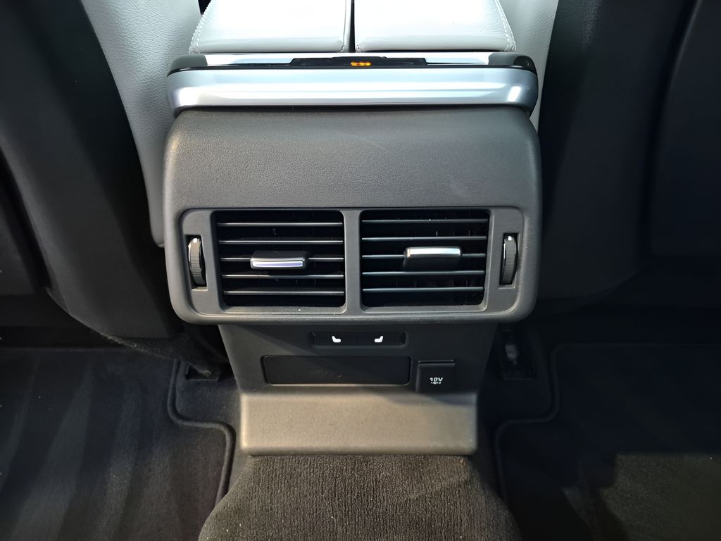 Used 2021  Land Rover P250 R-Dynamic S image 21