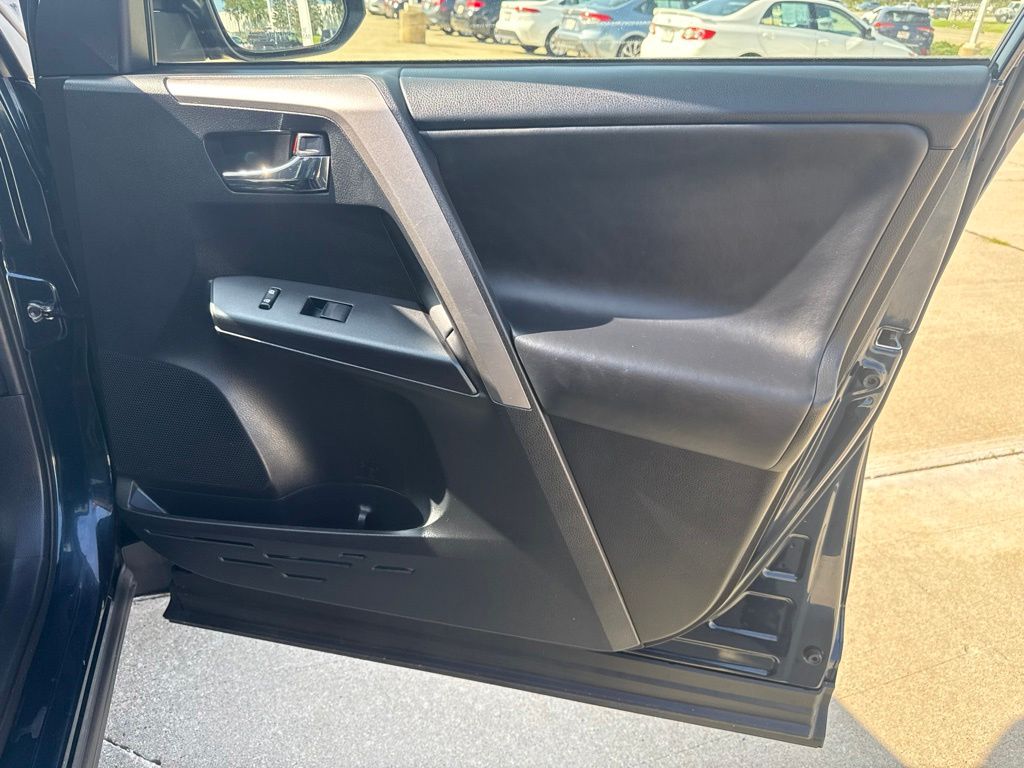 Used 2018 Toyota RAV4 SUV