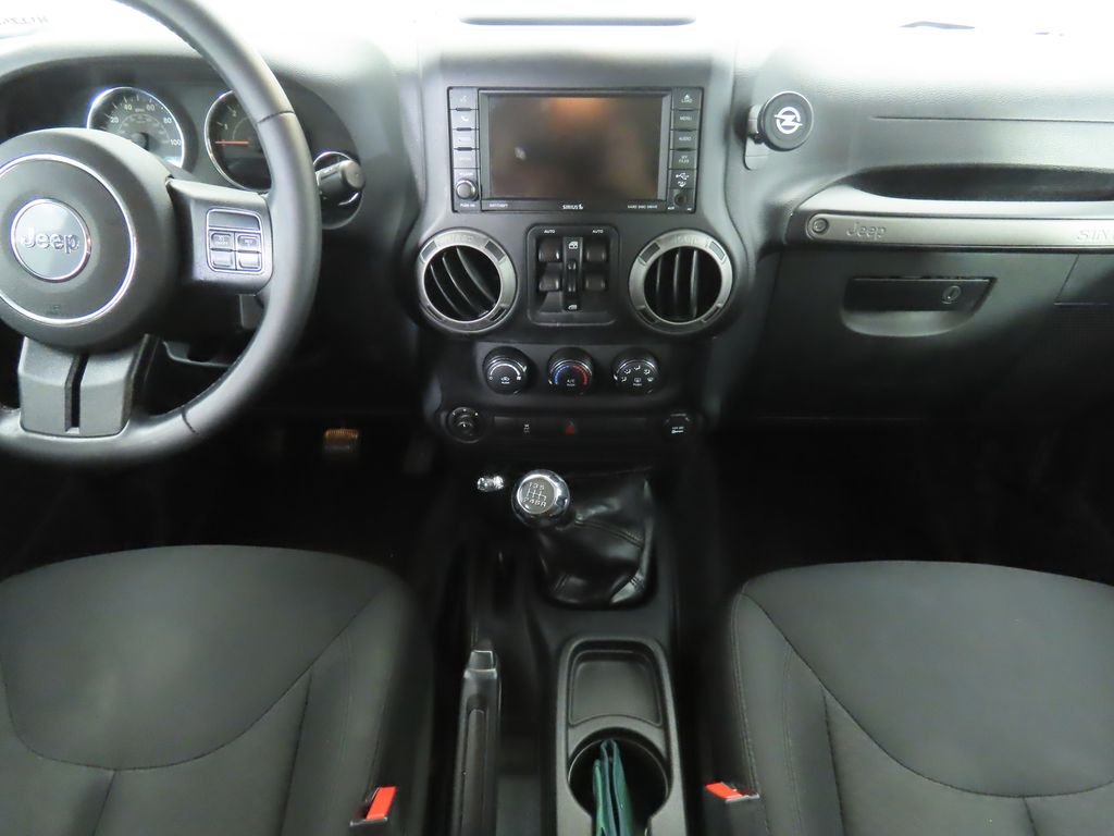 2016 Jeep Wrangler Unlimited Sport 13