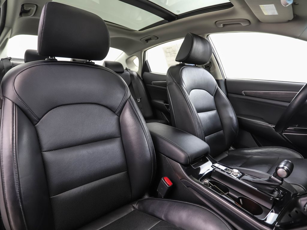 Thumbnail: 2020 Kia Cadenza - 31