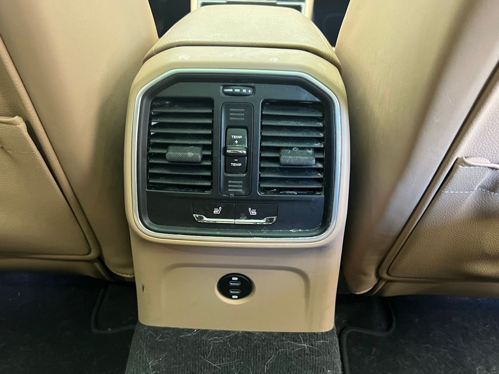 Thumbnail: 2022 Porsche Macan - 17