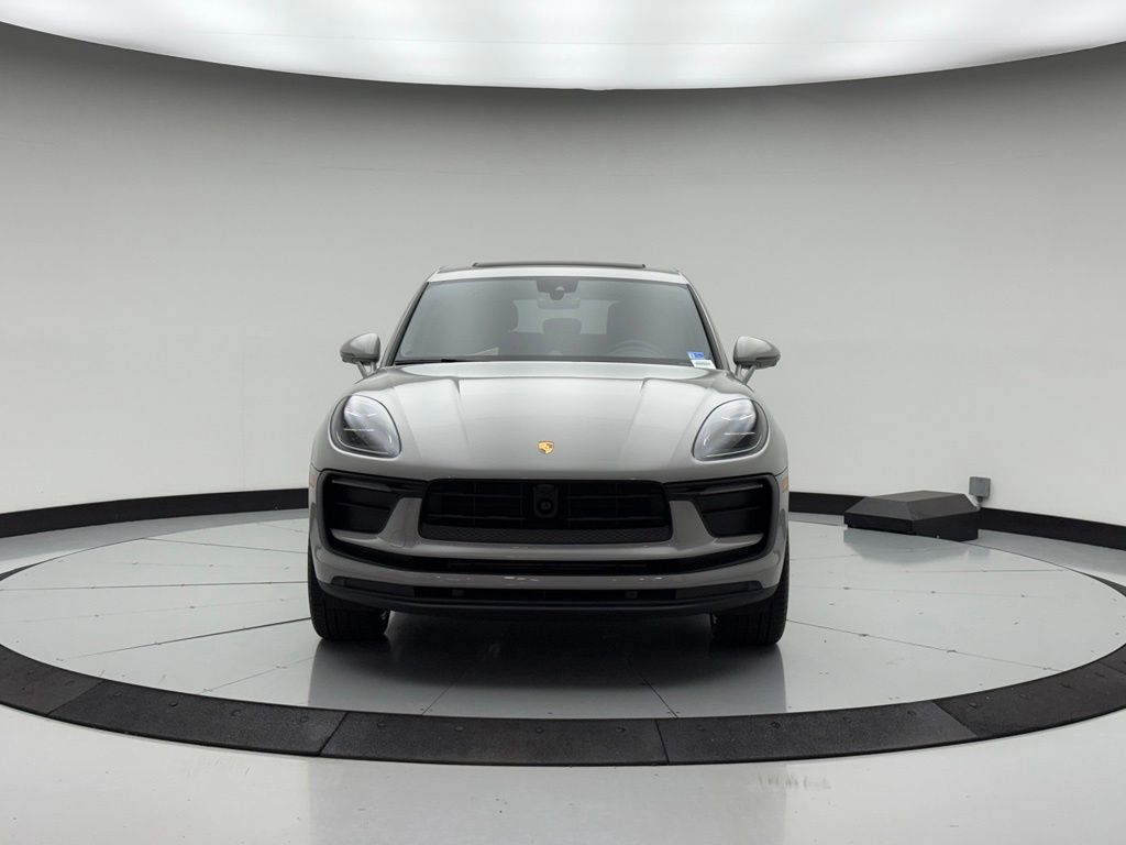 Thumbnail: 2026 Porsche Macan - 6