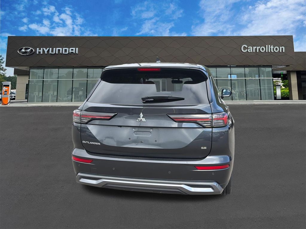 Used 2025 Cosmic Blue Metallic Mitsubishi SE image 6