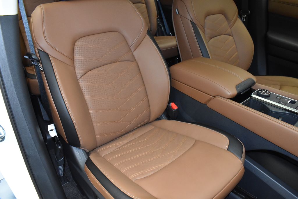 2025 Nissan Pathfinder Platinum 30