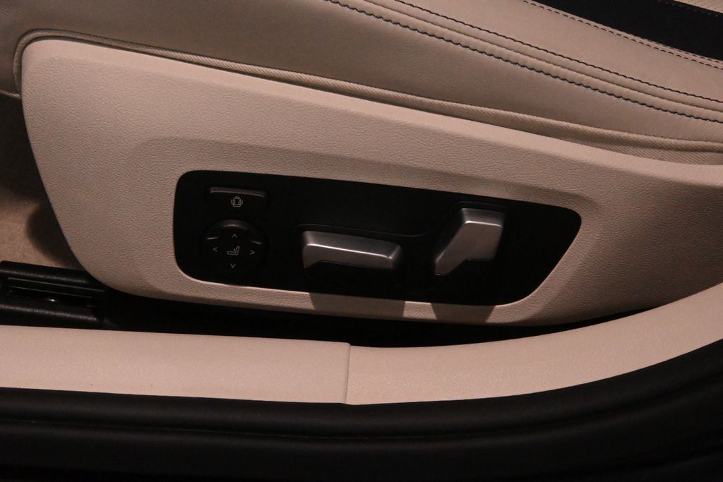 Thumbnail: 2025 BMW M8 - 21