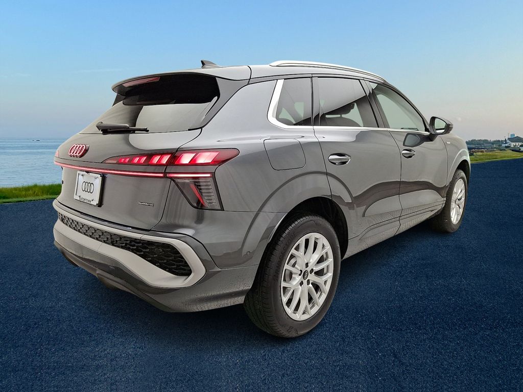 Thumbnail: 2026 Audi Q3 - 3