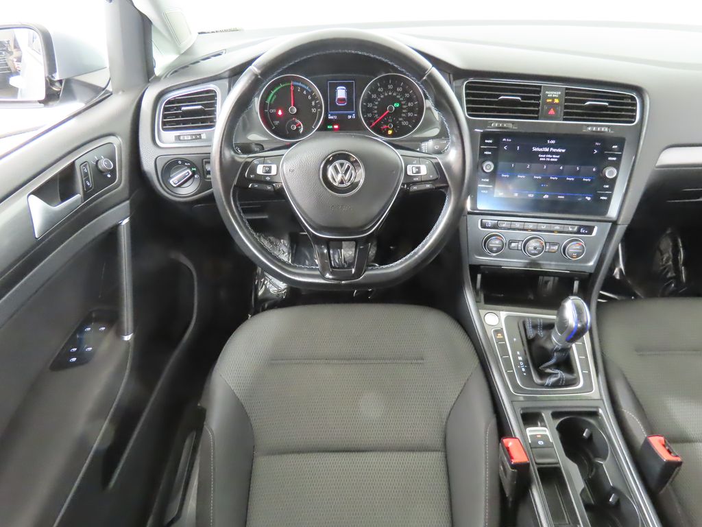 Thumbnail: 2019 Volkswagen e-Golf - 11