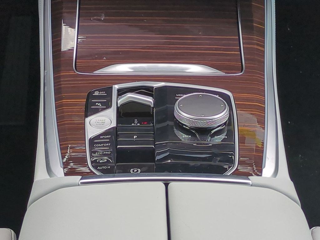 New 2026 White BMW xDrive40i image 19