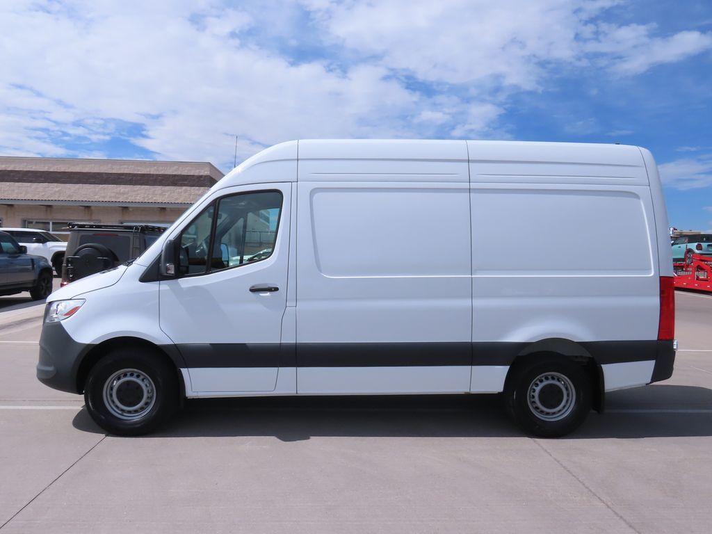 Thumbnail: 2025 Mercedes-Benz Sprinter - 8