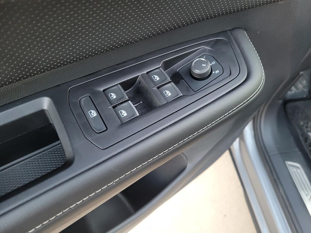 used 2025 Volkswagen Atlas car, priced at $39,980