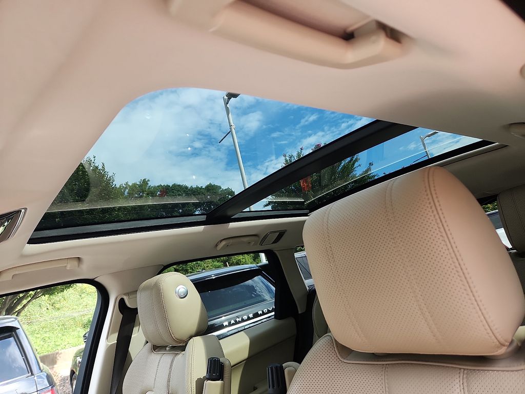 Thumbnail: 2015 Land Rover Range Rover Sport - 14