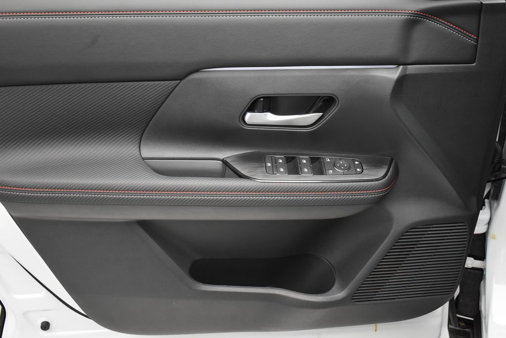 Thumbnail: 2026 Nissan Kicks - 11