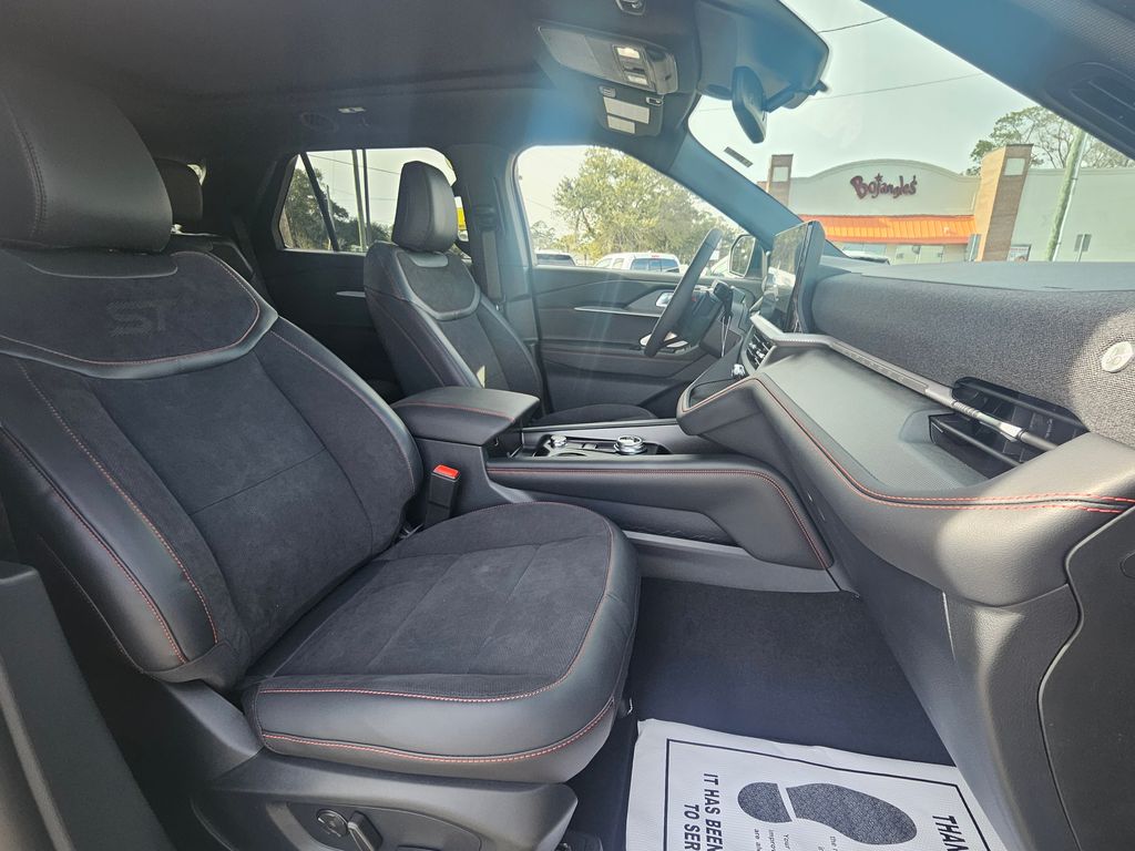 2026 Ford Explorer ST - 9