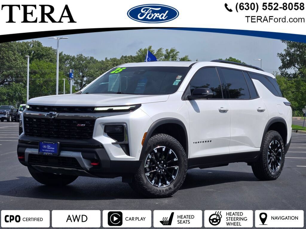 White (Iridescent Pearl Tricoat) 2025 Chevrolet Traverse SUV / Crossover Four-Wheel Drive 8-Speed Automatic