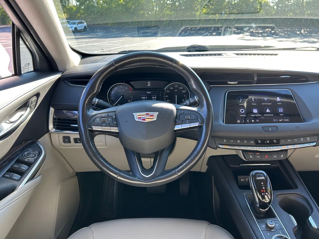 Thumbnail: 2021 Cadillac XT4 - 12