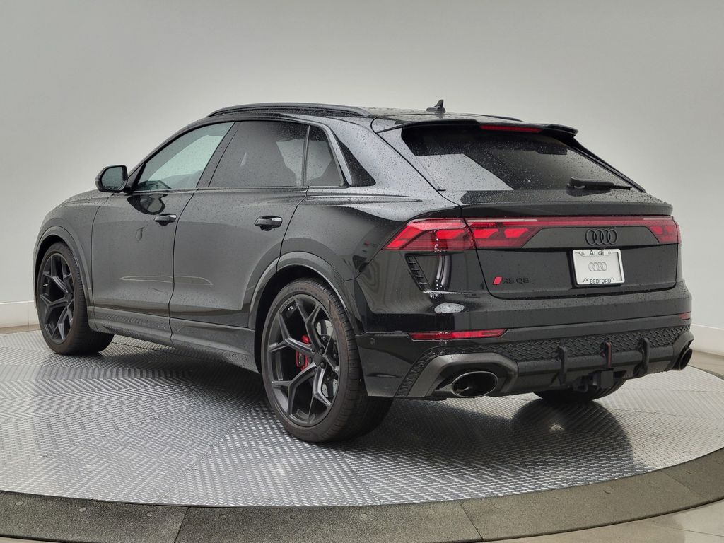 Thumbnail: 2026 Audi RS Q8 - 4