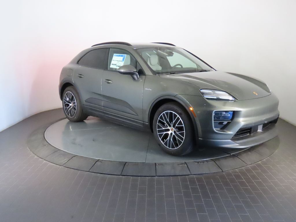 Thumbnail: 2026 Porsche Macan - 9