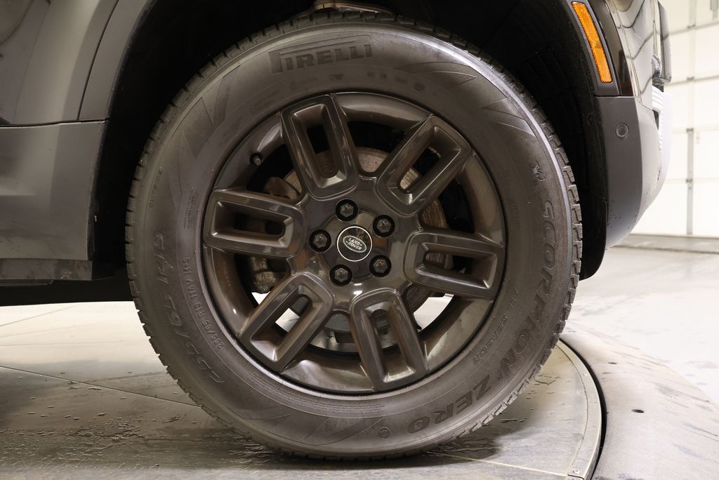 Thumbnail: 2023 Land Rover Defender - 12