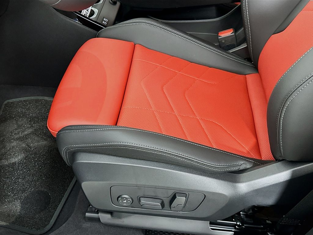 2025 BMW X2 M35i 21