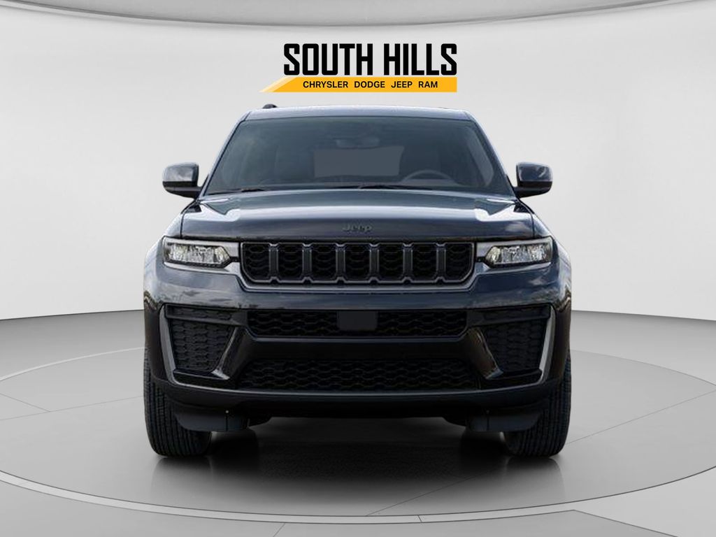 2026 Jeep Grand Cherokee Laredo Black at South Hills CDJR