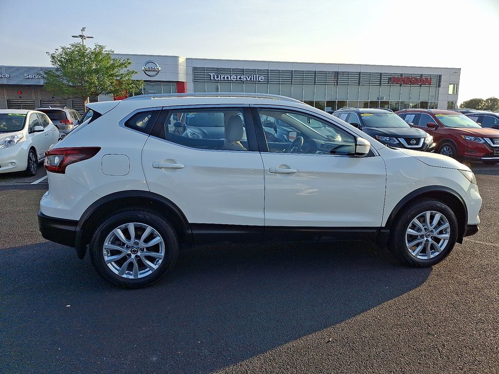 Thumbnail: 2020 Nissan Rogue Sport - 7