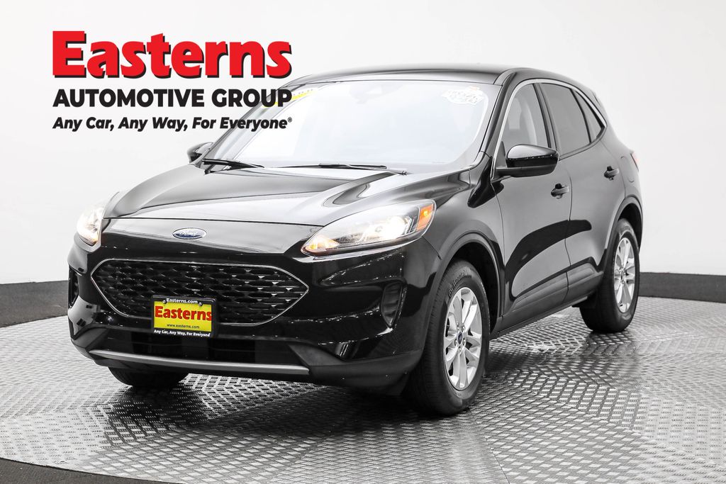 2021 Ford Escape SE's photo