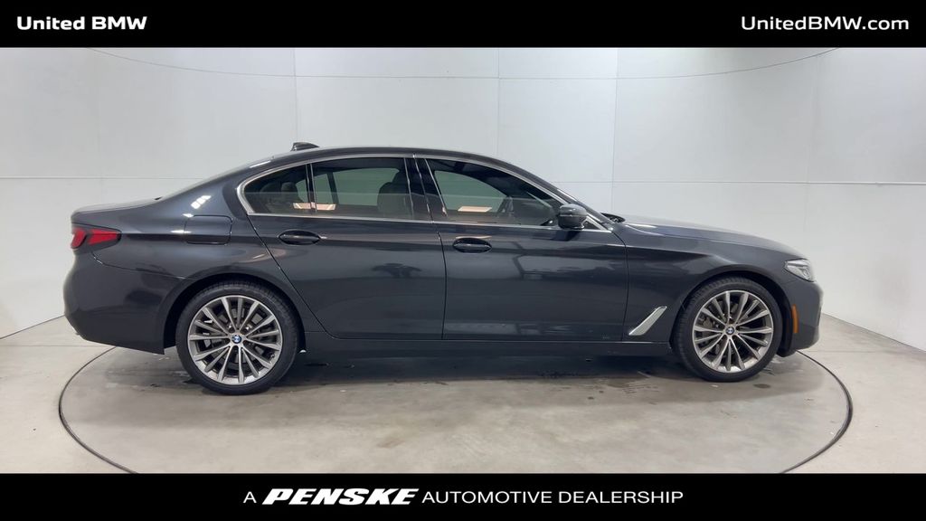 2022 BMW 5 Series 530i 9