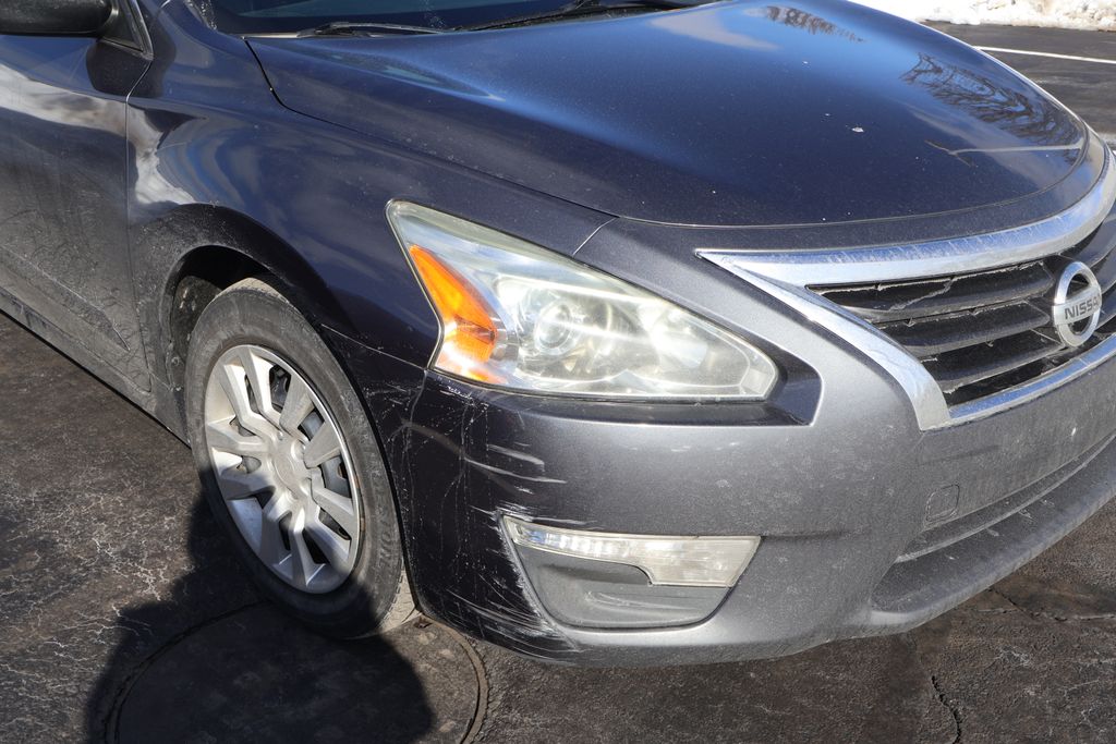 Thumbnail: 2013 Nissan Altima - 4