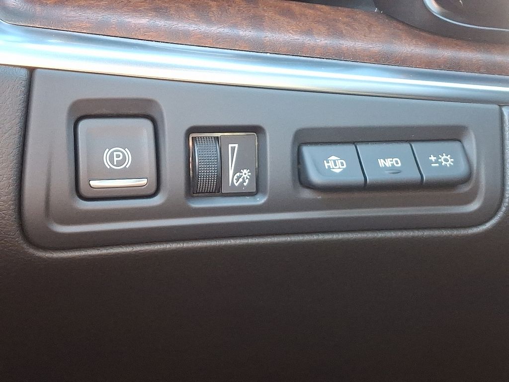 Thumbnail: 2025 Cadillac XT5 - 24