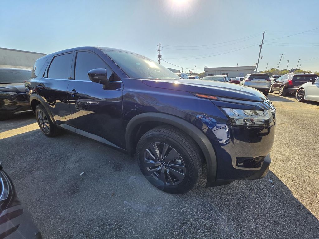 2022 Nissan Pathfinder S FWD