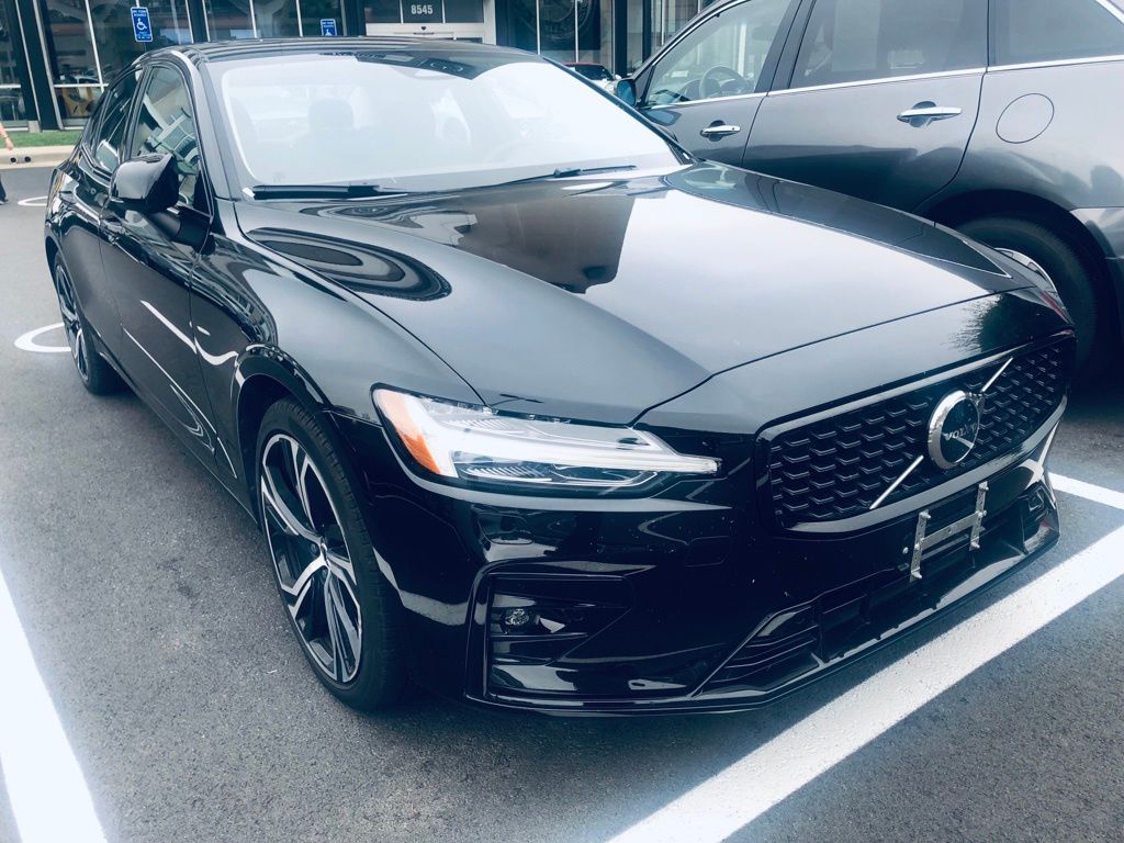 Thumbnail: 2025 Volvo S60 - 3