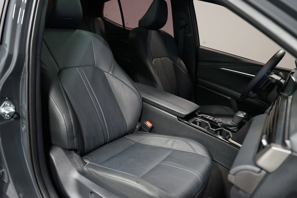 Thumbnail: 2025 Toyota Camry - 29