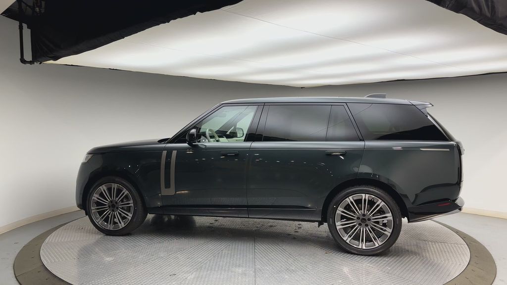 Thumbnail: 2026 Land Rover Range Rover - 5