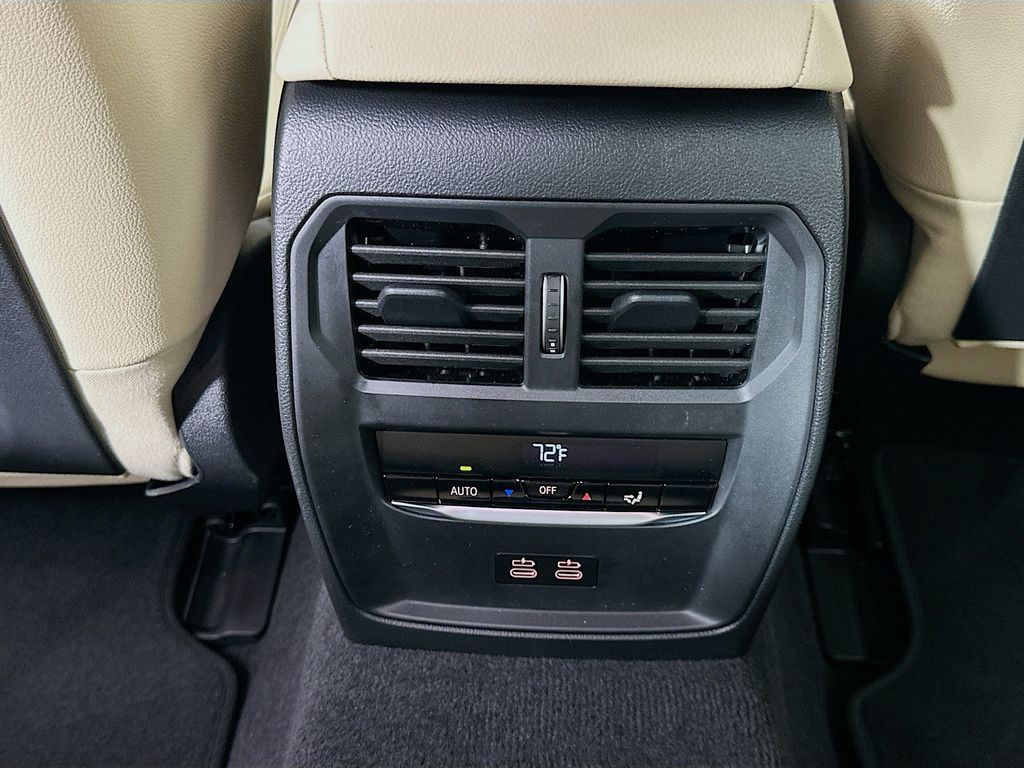 Thumbnail: 2026 BMW i4 - 18