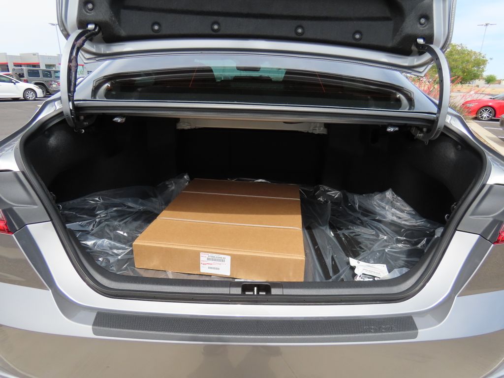 2025 Toyota Camry XSE 26