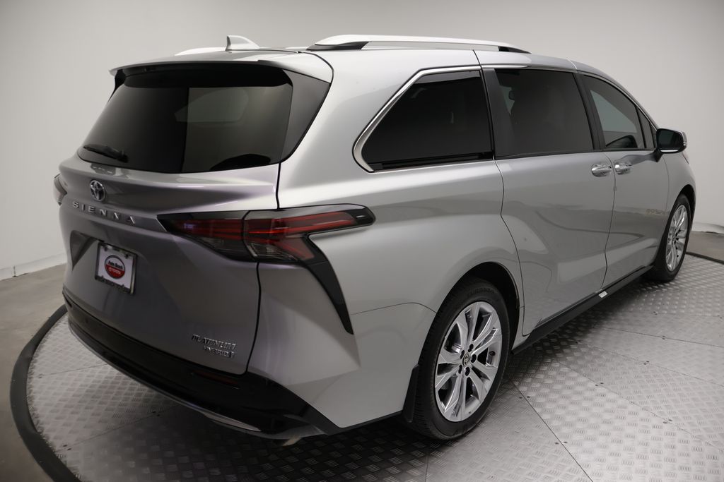 Thumbnail: 2024 Toyota Sienna - 8