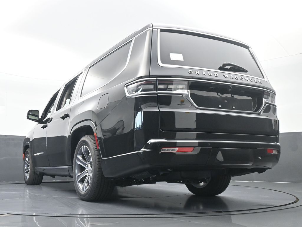 Used 2024 Diamond Black Crystal Pearlcoat Jeep Base image 74