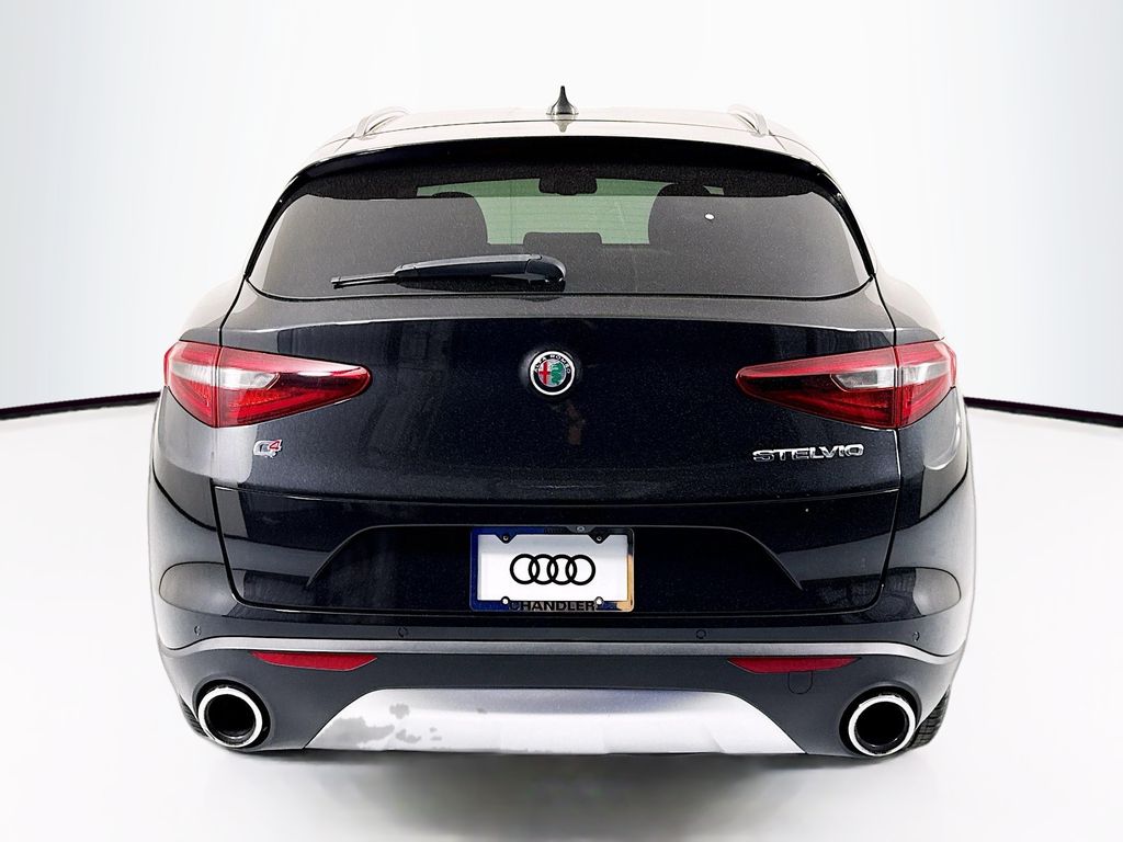 Thumbnail: 2018 Alfa Romeo Stelvio - 6
