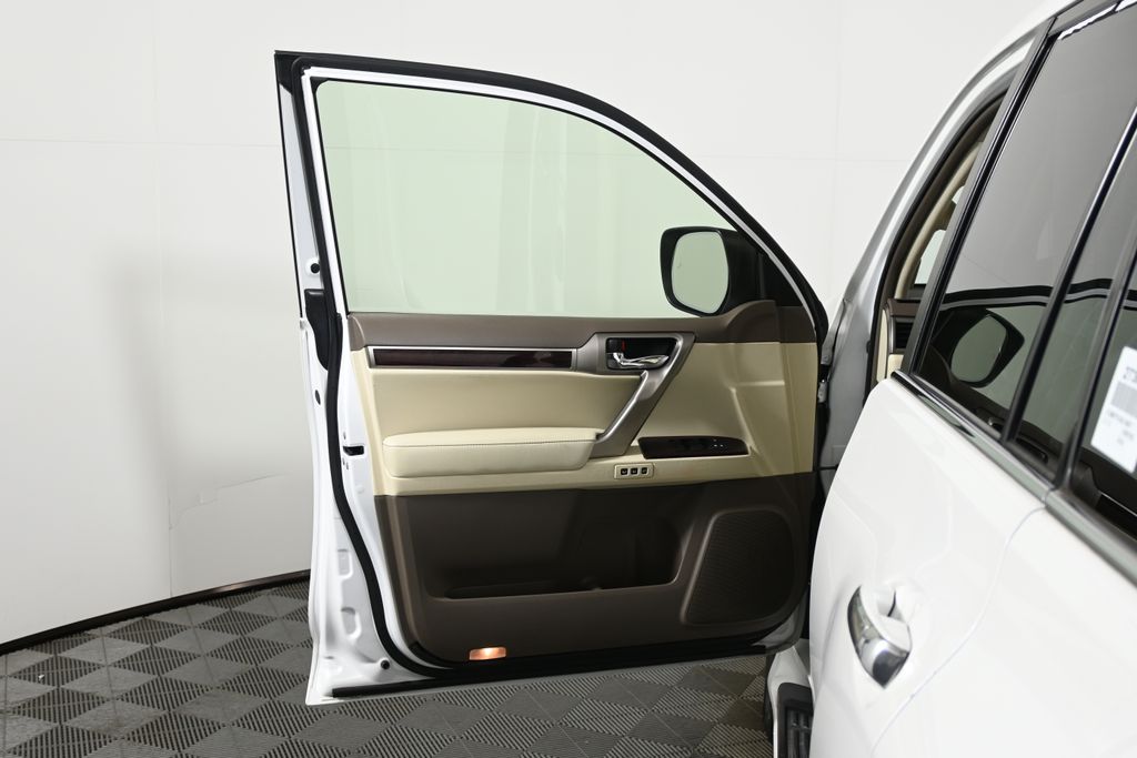 Thumbnail: 2016 Lexus GX - 32