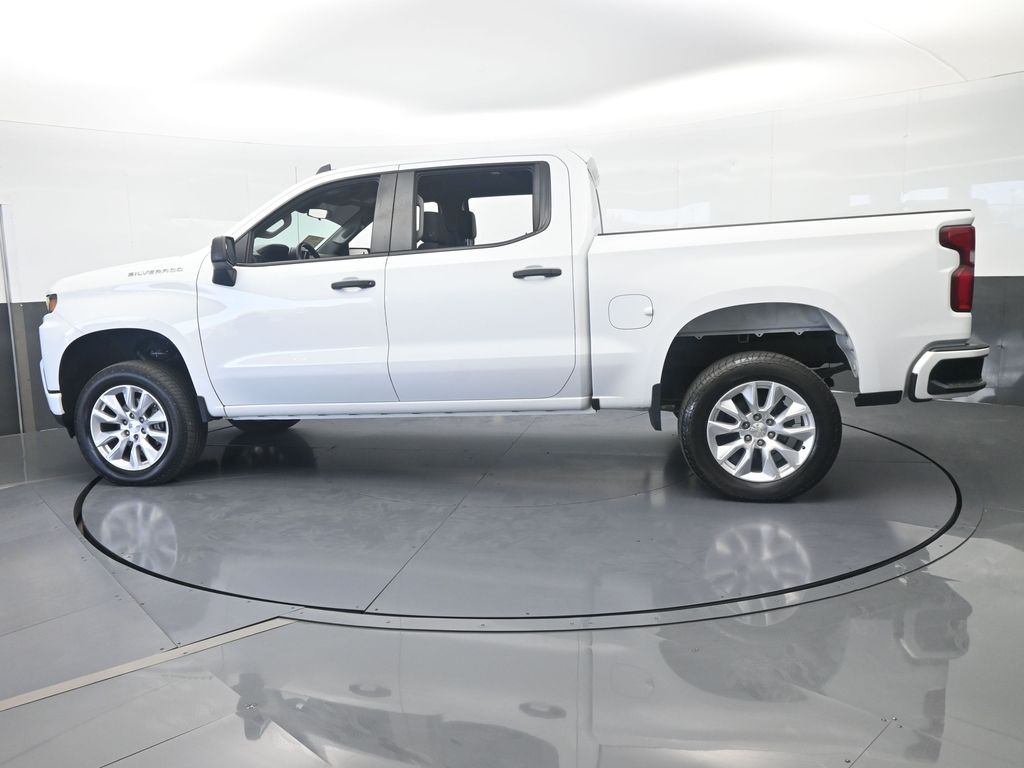 Used 2022 Summit White Chevrolet Custom image 3