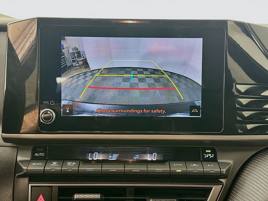 2025 Toyota Camry SE 13