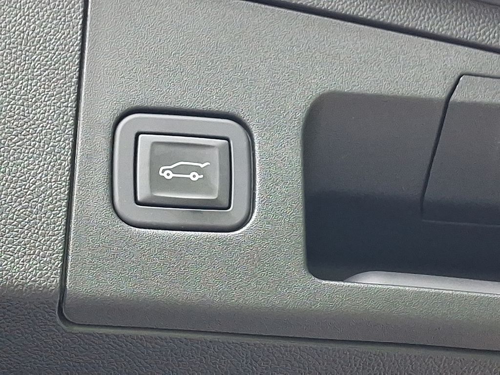 2024 Cadillac XT4 Premium Luxury 29