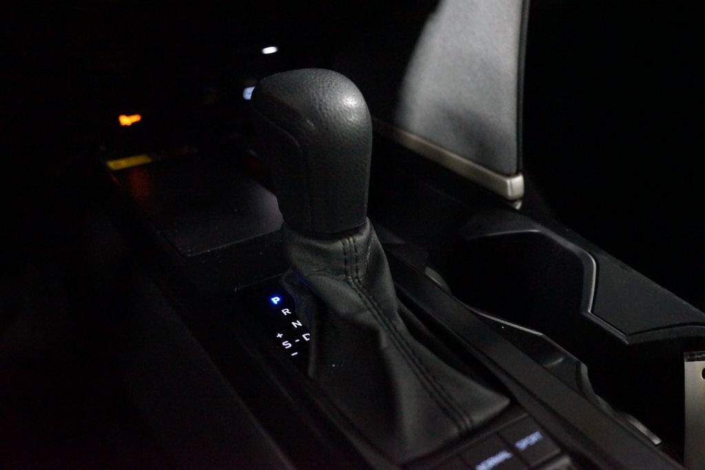 Thumbnail: 2025 Toyota Camry - 21