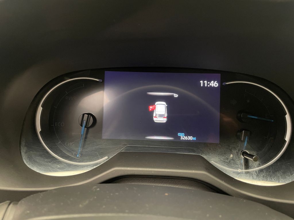2024 Toyota RAV4 XLE 24